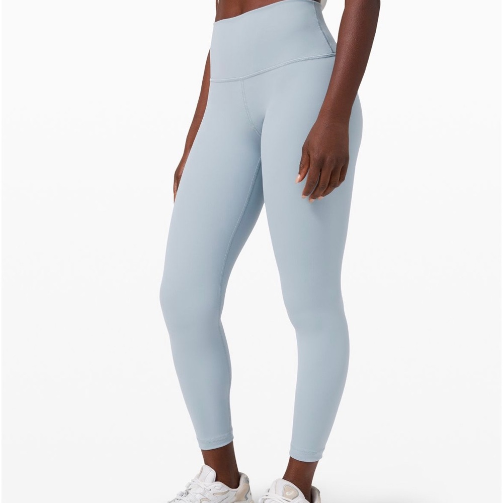 Wunder Under High-Rise Lululemon leggings luxtreme 28” in perfect condition! :)